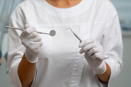 Удаление сломанных инструментов из канала зуба